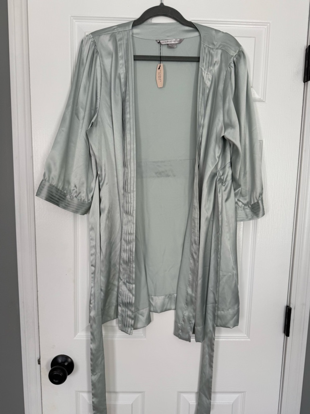 Victoria's Secret Pale Sage Satin Robe - Lightweight Open Front- size M